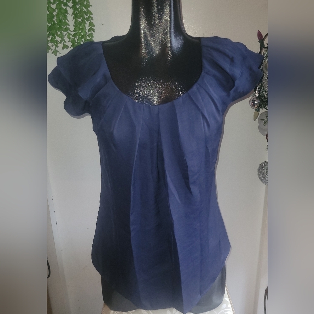 Violet and Claire Navy Short Flutter Sleeve Top Size S